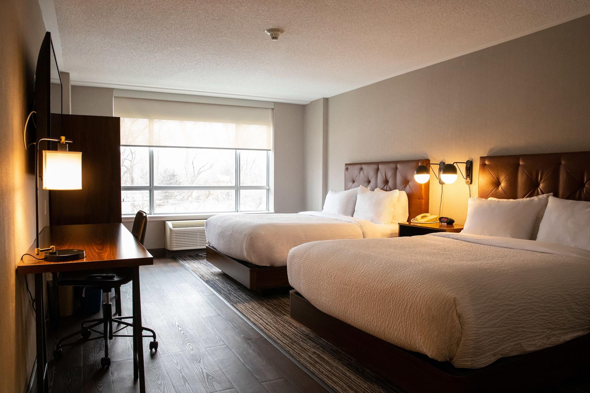 Four Points By Sheraton Point Edward Sarnia Exterior photo