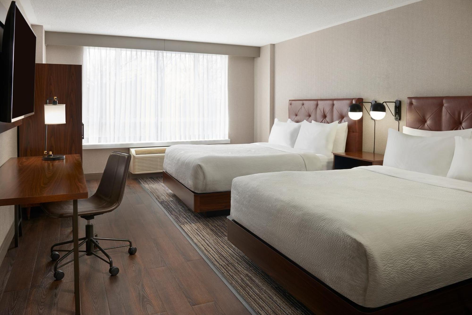 Four Points By Sheraton Point Edward Sarnia Exterior photo